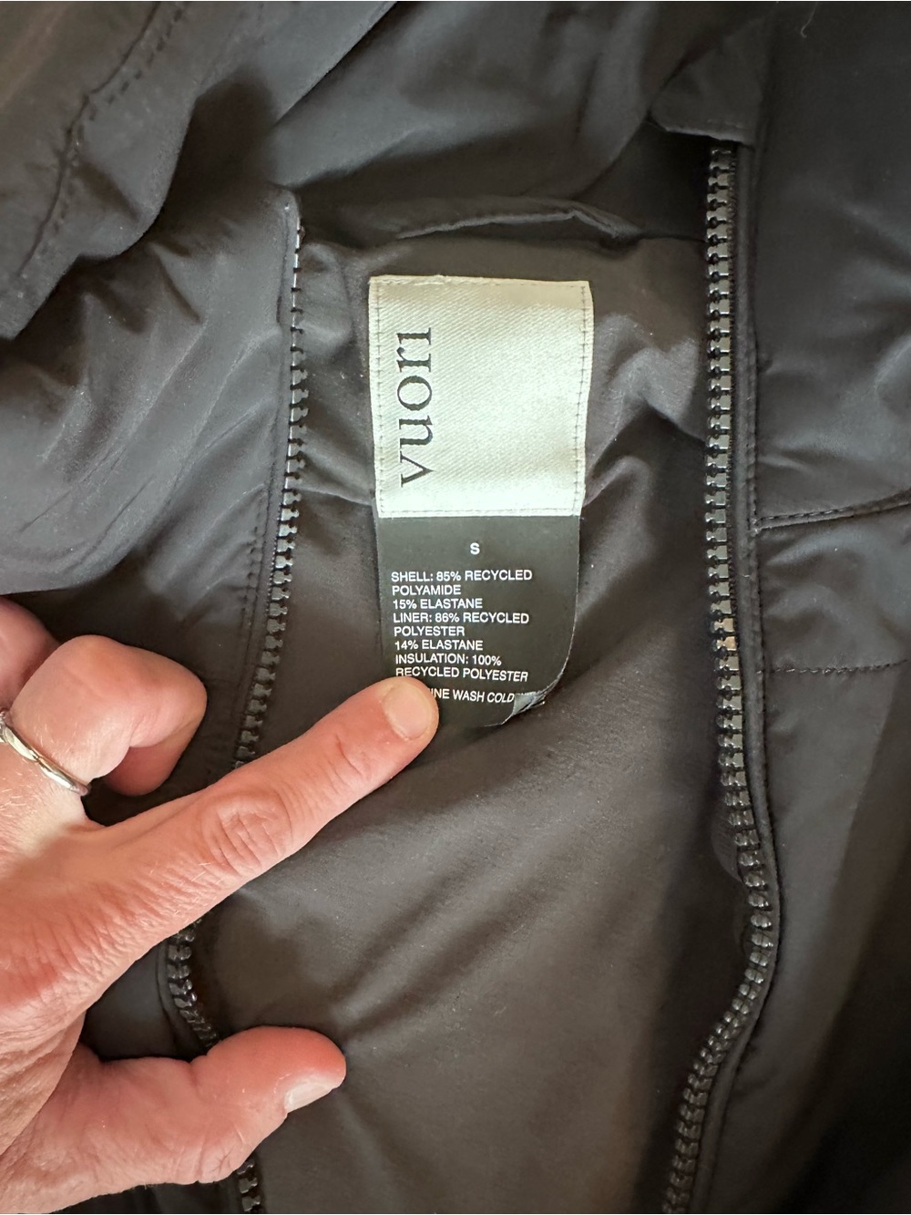 Vuori Canyon Insulated Jacket, size small - Picture 5 of 7